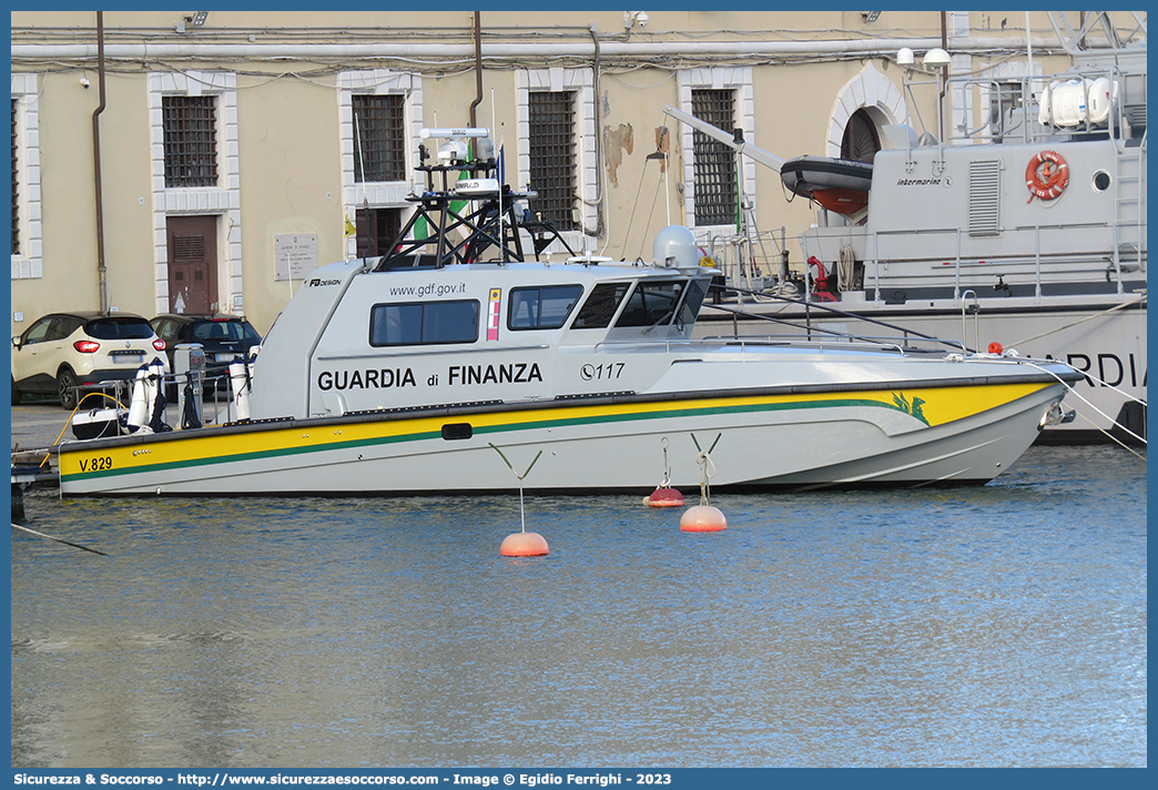 V.829
Guardia di Finanza
R.O.A.N. Componente Navale
Vedetta Costiera Classe 800 
FB Design FB 52' SF
Parole chiave: GdiF;G.D.F.;GDF;Guardia;di;Finanza;R.O.A.N.;ROAN;Componente;Navale;Vedetta;Costiera;Classe;800;FB;Design;52;SF