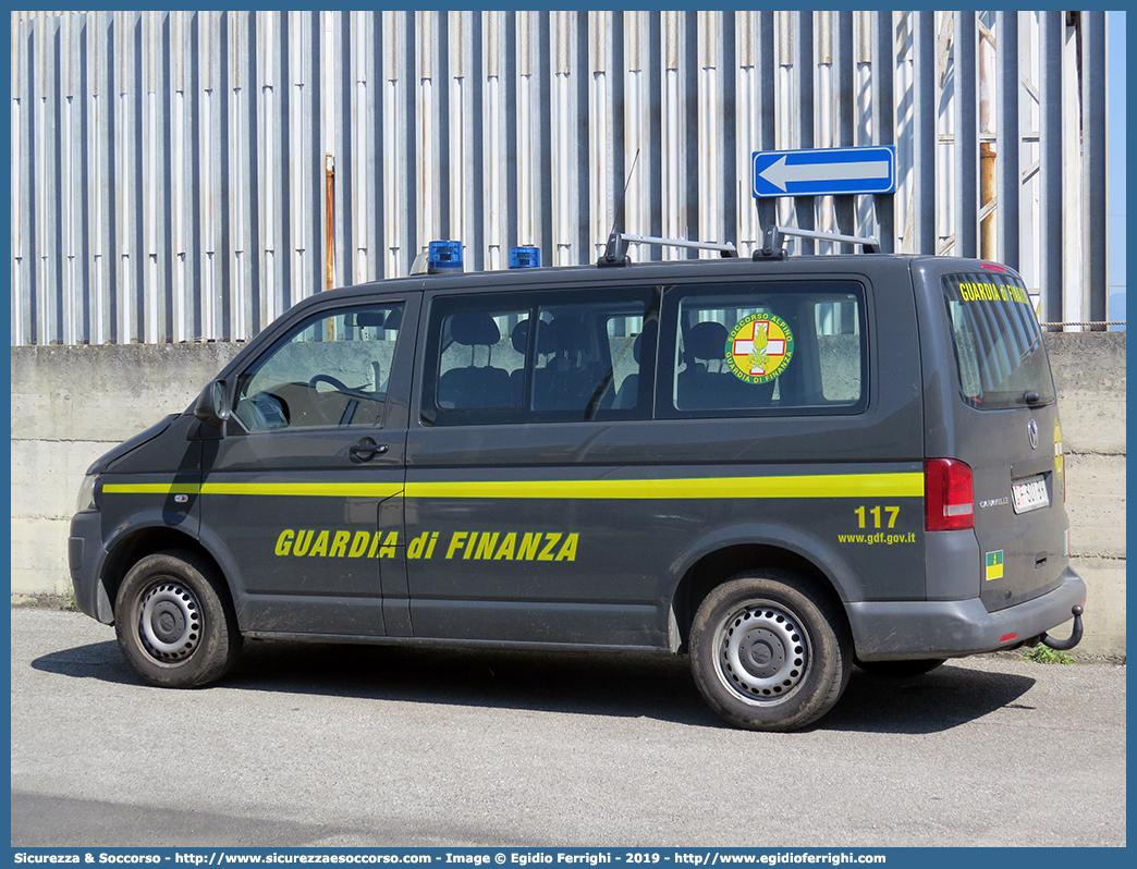 GdiF 301BH
Guardia di Finanza
S.A.G.F.
Volkswagen Transporter T5 restyling
Allestitore Focaccia Group S.r.l.
Parole chiave: GdiF;GDF;Guardia di Finanza;S.A.G.F.;SAGF;Soccorso Alpino;Volkswagen;Transporter;T5;T 5;Caravelle;4 Motion;4 Motion