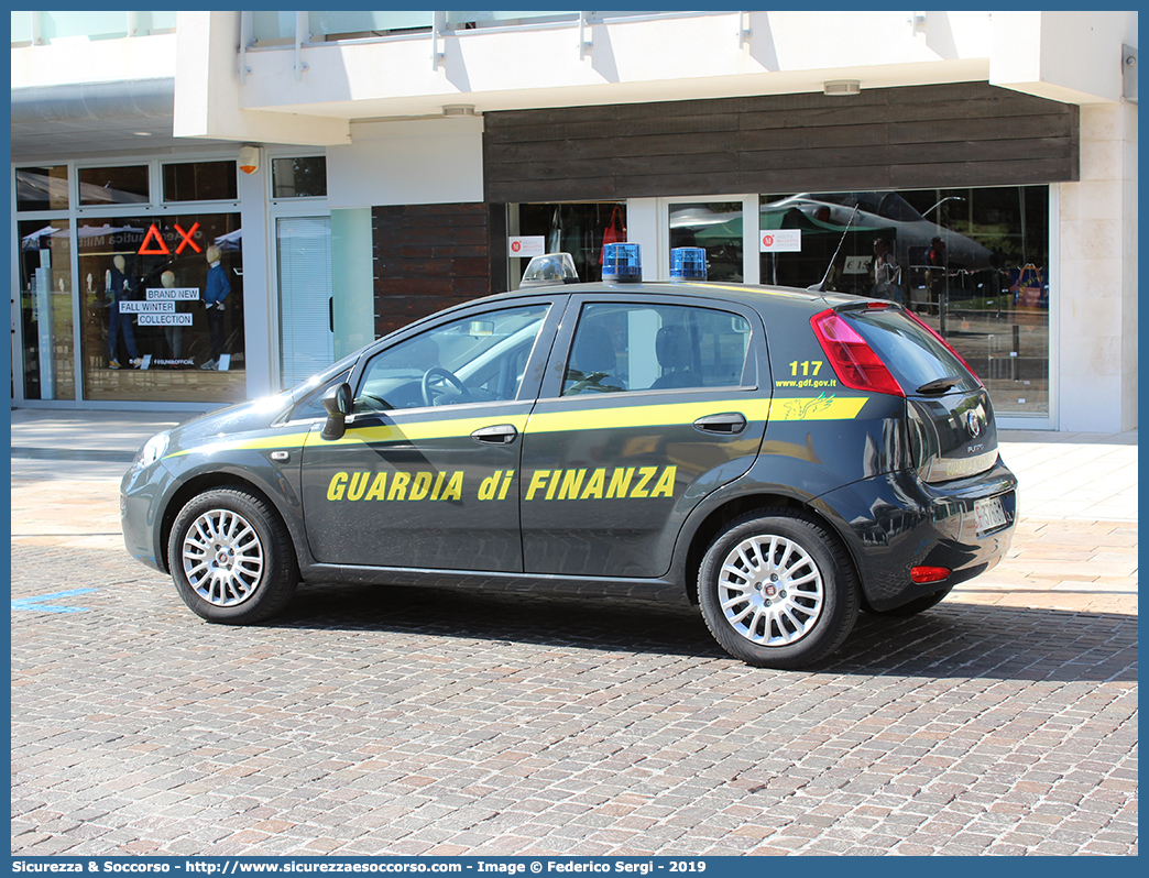 GdiF 376BM
Guardia di Finanza
Fiat Punto IV serie
Parole chiave: GDF;GdiF;G.D.F.;Guardia;di;Finanza;Fiat;Punto