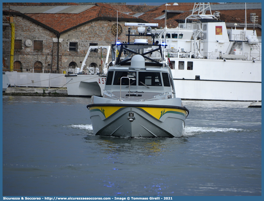 V.816
Guardia di Finanza
R.O.A.N. Componente Navale
Vedetta Costiera Classe 800 
FB Design FB 52' SF
Parole chiave: GdiF;G.D.F.;GDF;Guardia;di;Finanza;R.O.A.N.;ROAN;Componente;Navale;Vedetta;Costiera;Classe;800;FB;Design;52;SF