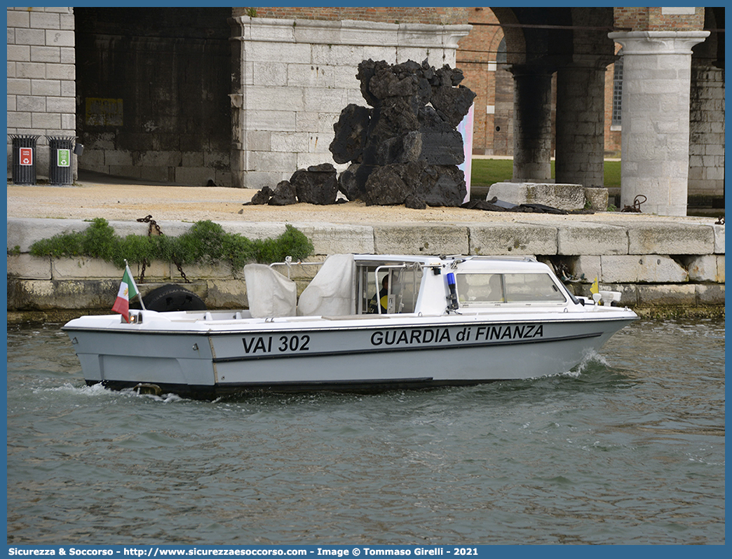 V.A.I. 302
Guardia di Finanza
R.O.A.N. Componente Navale
Vedetta Acque Interne Classe 300
Parole chiave: GdiF;G.D.F.;GDF;Guardia di Finanza;R.O.A.N.;ROAN;Componente Navale;Vedetta Acque Interne;Classe 300;VAI;302