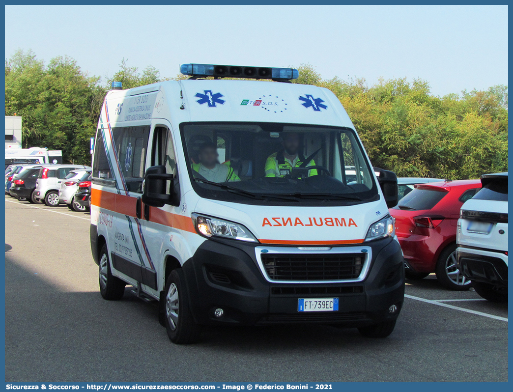 35
Inter S.O.S. 
Pubblica Assistenza Onlus
Peugeot Boxer III serie restyling
Parole chiave: Inter;S.O.S.;SOS;Ambulanza;Peugeot;Boxer