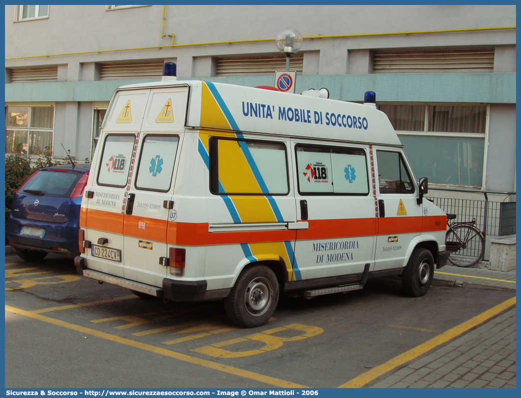 MOMS07
Misericordia di Modena
Fiat Ducato I serie
Parole chiave: Misericordie;Misericordia;Ambulanza;Autoambulanza;Fiat;Ducato