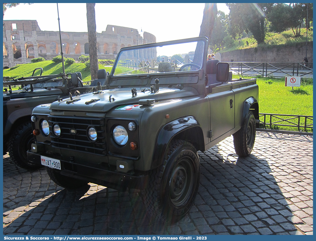 MM AT900
Marina Militare Italiana
Land Rover Defender 90
Parole chiave: MMI;M.M.I.;Marina;Militare;Italiana;Land;Rover;Defender;90