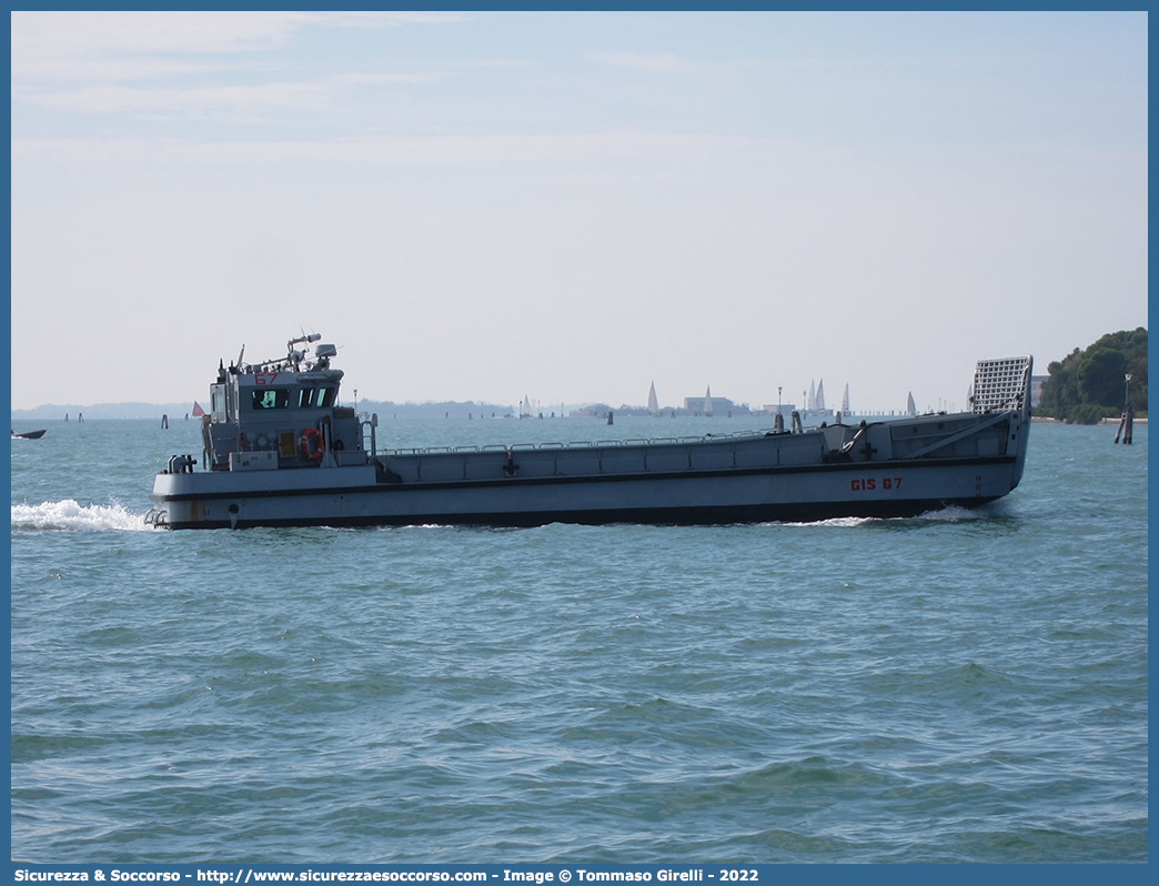 GIS 67
Marina Militare Italiana
Flotta Navale
Mezzi da Sbarco
Landing Craft 828
Cantiere Navale Vittoria S.p.A.
Parole chiave: MMI;M.M.I.;Marina;Militare;Italiana;Flotta;Navale;Mezzi;da;Sbarco;Galleggianti;Semoventi;Landing;Craft;Vittoria;828