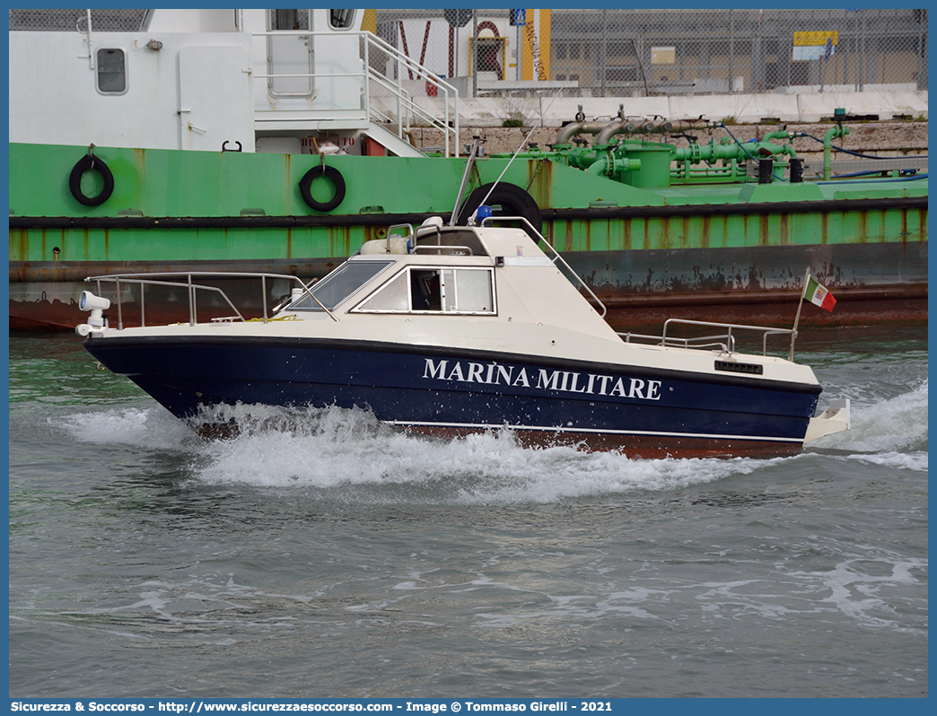 MAN 1629
Marina Militare Italiana
Flotta Navale
Naviglio Locale
Parole chiave: MMI;M.M.I.;Marina;Militare;Italiana;Naviglio;Locale;MAN;M.A.N.