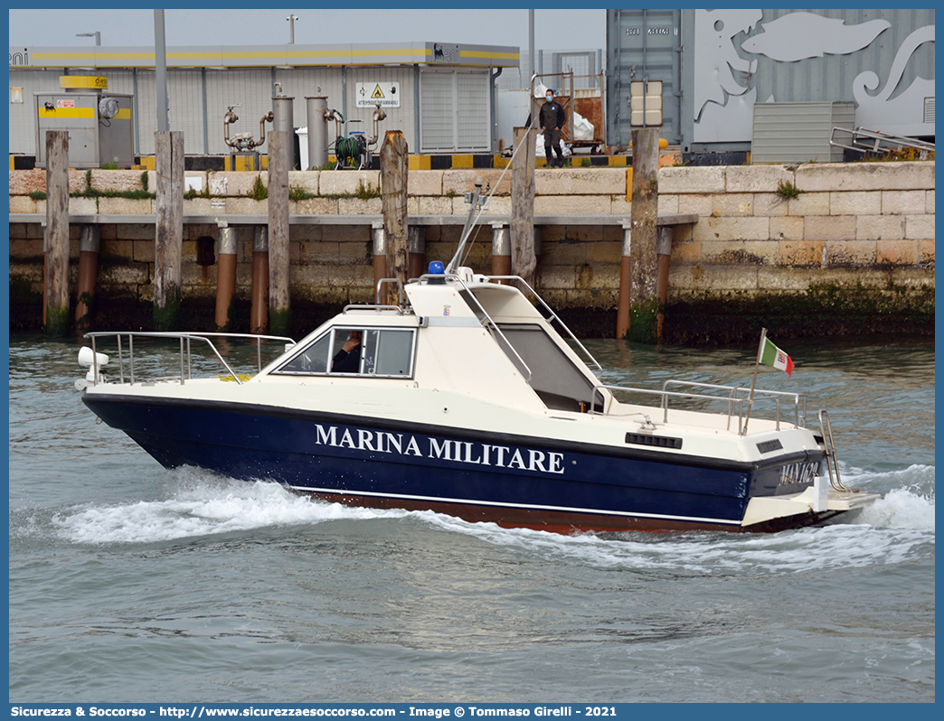 MAN 1629
Marina Militare Italiana
Flotta Navale
Naviglio Locale
Parole chiave: MMI;M.M.I.;Marina;Militare;Italiana;Naviglio;Locale;MAN;M.A.N.