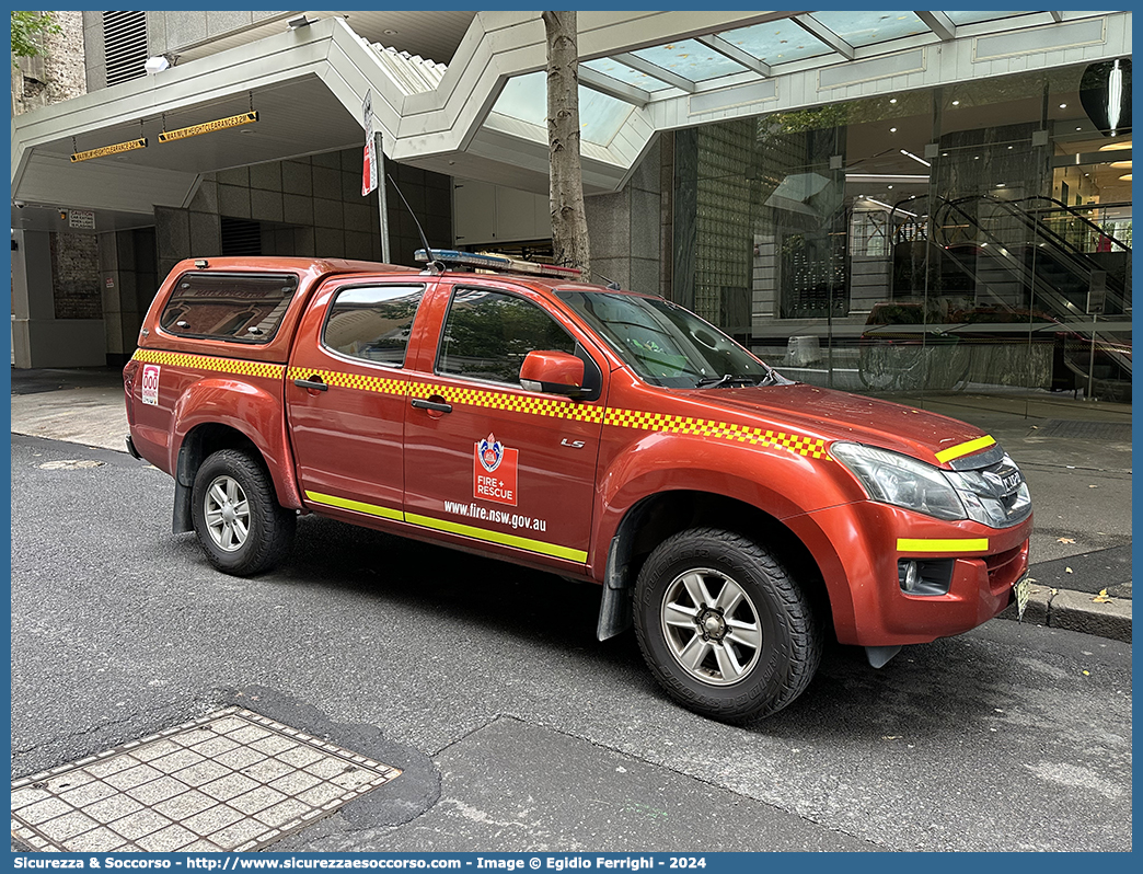 -
Commonwealth of Australia
NSW Fire + Rescue
Isuzu D-Max II generation
Parole chiave: Commonwealth;Australia;New;South;Wales;NSW;Fire;Rescue;Isuzu D-Max;DMax