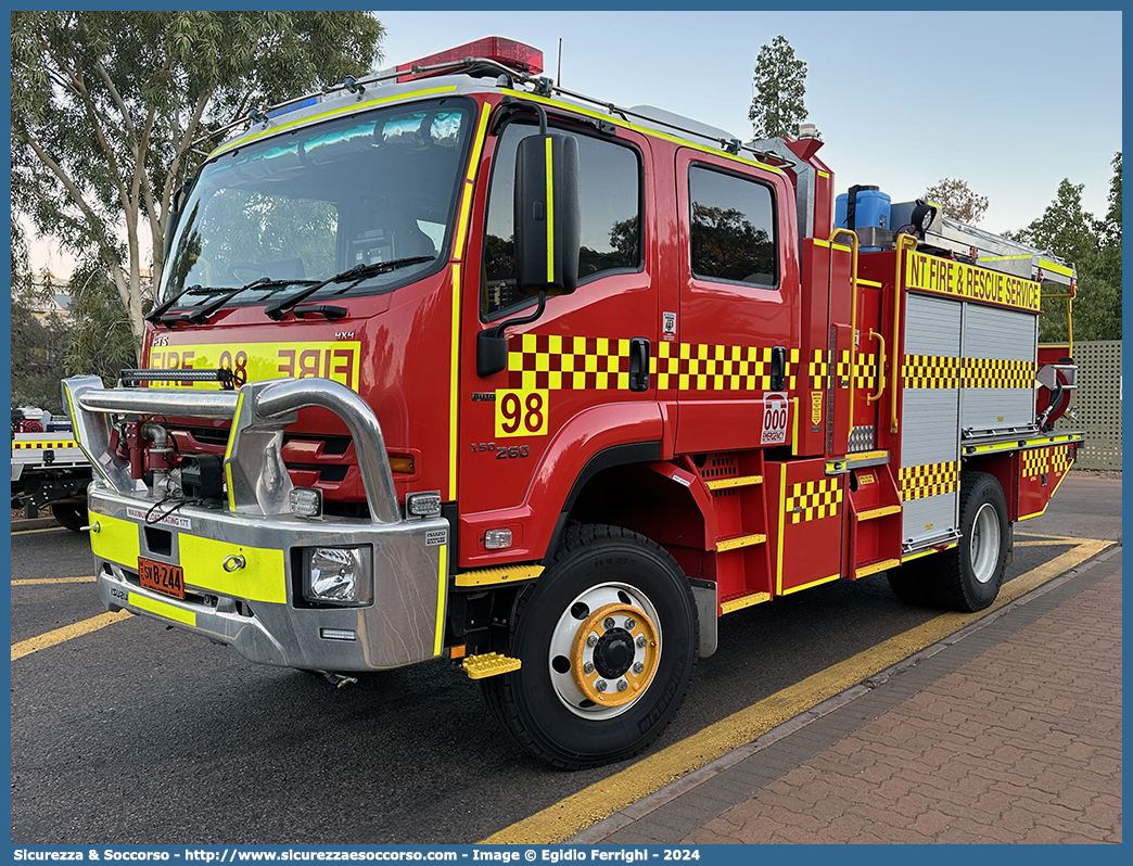 98
Commonwealth of Australia
NT Fire and Rescue Service
Isuzu FTS 150-260 4x4 Crew Cab
Parole chiave: Commonwealth;Australia;Northern;Territory;NT;Fire;Rescue;Service;Isuzu;FTS;150-260;4x4;Crew;Cab