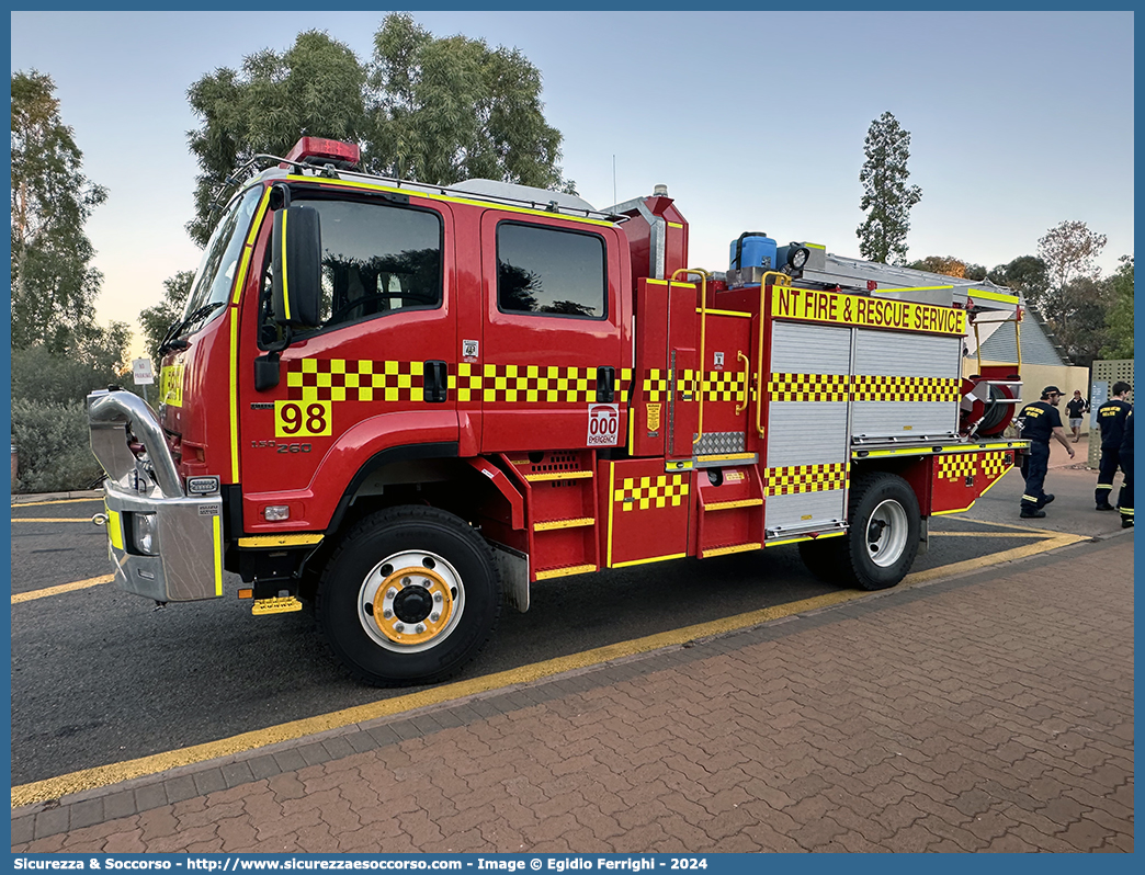 98
Commonwealth of Australia
NT Fire and Rescue Service
Isuzu FTS 150-260 4x4 Crew Cab
Parole chiave: Commonwealth;Australia;Northern;Territory;NT;Fire;Rescue;Service;Isuzu;FTS;150-260;4x4;Crew;Cab