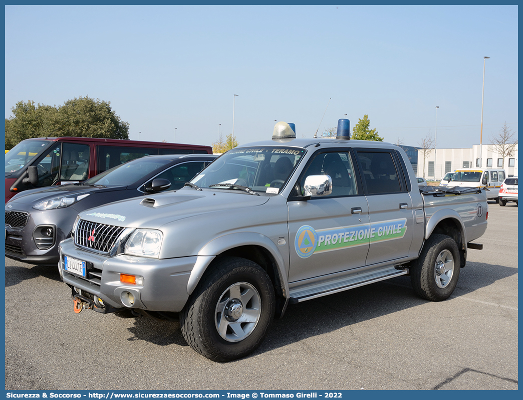 17
Protezione Civile
C.I.V.E.S. Teramo
Mitsubishi L200 III serie restyling
Parole chiave: P.C.;PC;Protezione;Civile;CIVES;C.I.V.E.S.;Mitsubishi;L200