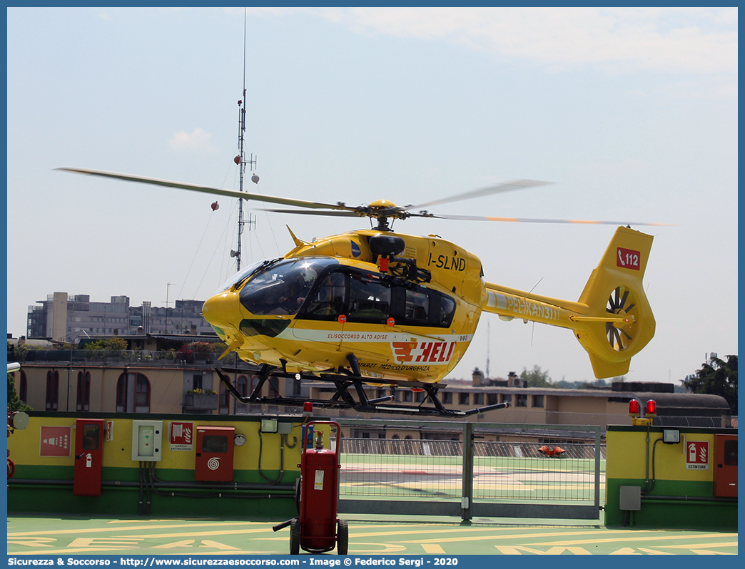 I-SLND
118 Alto Adige
Airbus Helicopters H145
PELIKAN 3
Base di Lasa
Parole chiave: 118;Alto Adige;Bolzano;Lasa;Airbus;Helicopters;H145;T2;I-SLND;Pelikan 3;Pelikan3;Elicottero;Elisoccorso