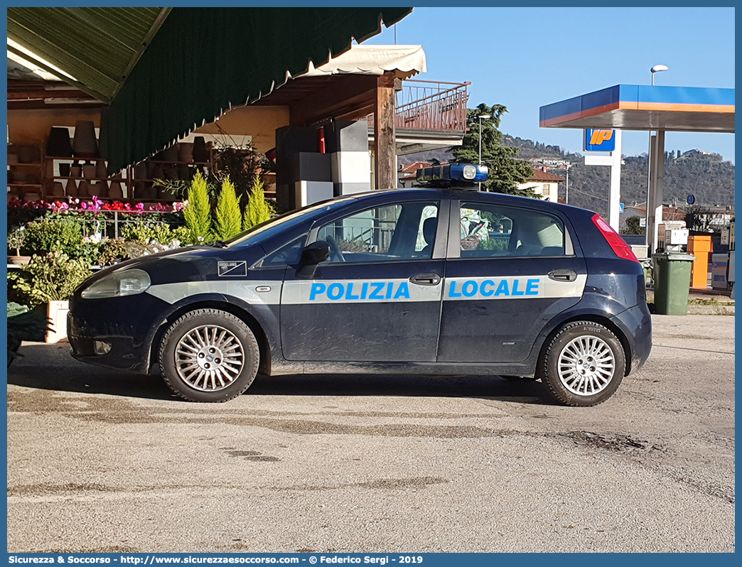 -
Polizia Locale
Comune di Brogliano
Fiat Punto IV serie
Allestitore OVT S.r.l.
Parole chiave: PL;P.L.;PM;P.M.;Polizia;Locale;Municipale;Brogliano;Fiat;Punto;OVT