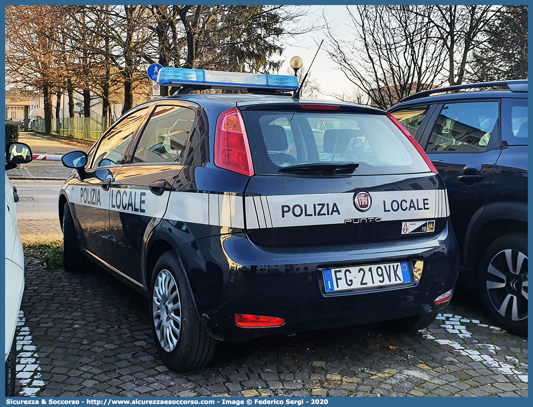 -
Polizia Locale
Comune di Oderzo
Fiat Punto IV serie
Parole chiave: PL;P.L.;PM;P.M.;Polizia;Locale;Municipale;Oderzo;Fiat;Punto