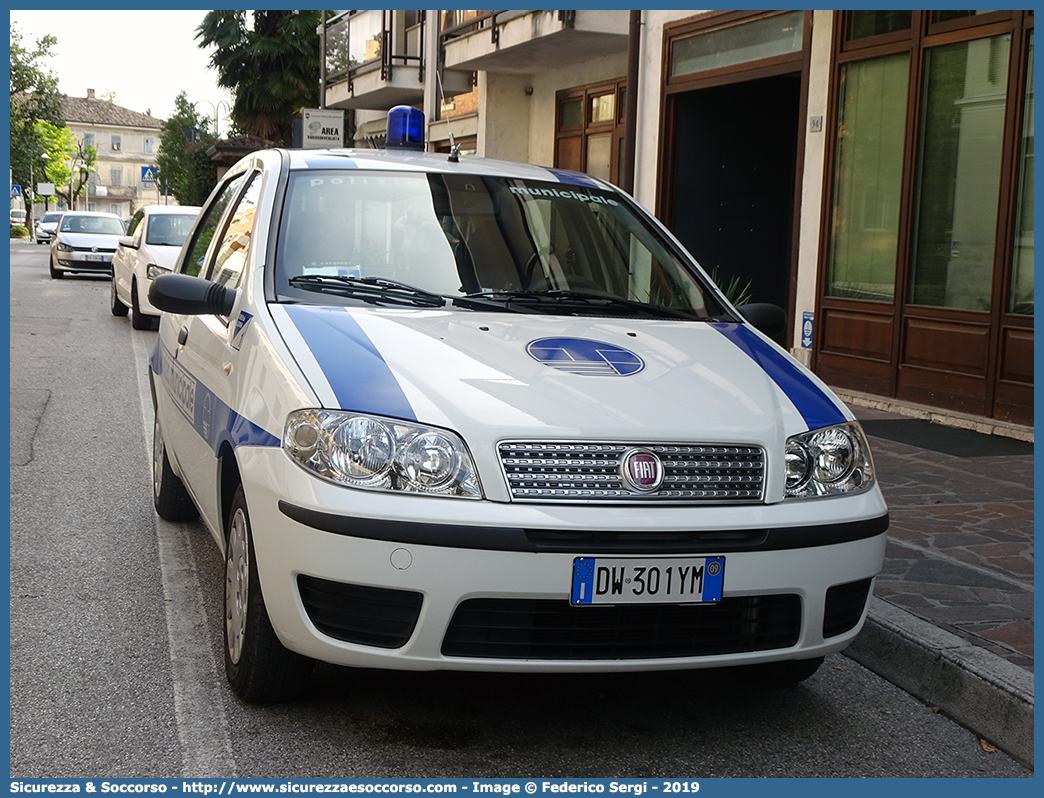 -
Polizia Locale
Comune di Ronchi dei Legionari
Fiat Punto Classic
Parole chiave: PL;P.L.;PM;P.M.;Polizia;Locale;Municipale;Ronchi;dei;Legionari;Fiat;Punto;Classic