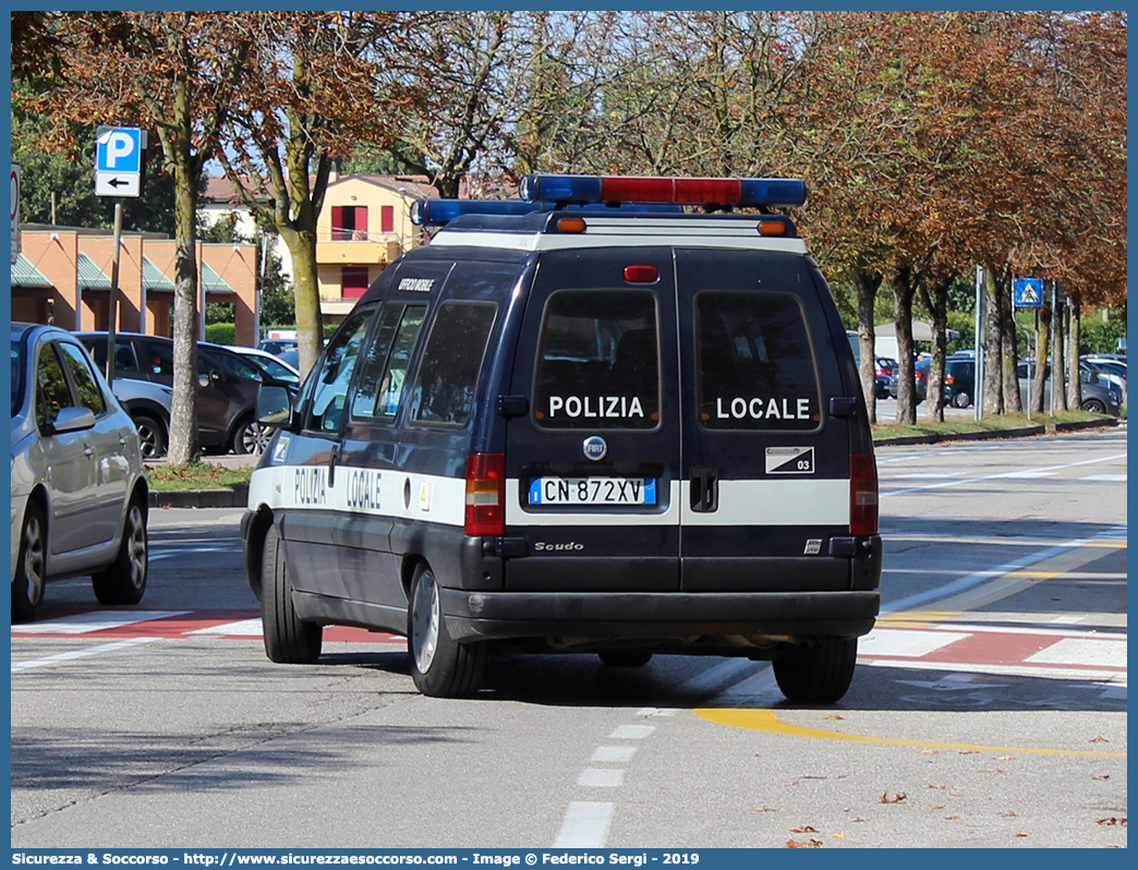 -
Polizia Locale
Unione dei Comuni Città della Riviera del Brenta
Fiat Scudo II serie
Parole chiave: PL;P.L.;PM;P.M.;Polizia;Locale;Municipale;Unione;Comuni;Riviera;del;Brenta;Dolo;Fiesso d&#039;Artico;Fossò;Campagna Lupia;Fiat;Scudo