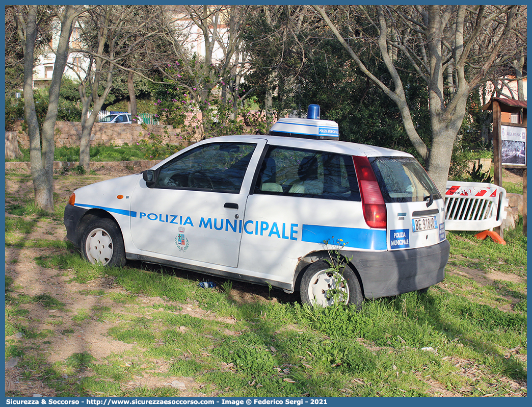 -
Polizia Locale
Comune di Trinità d'Agultu e Vignola
Fiat Punto I serie
Parole chiave: PL;P.L.;PM;P.M.;Polizia;Locale;Municipale;Trinità d&#039;Agultu;Vignola;Fiat;Punto