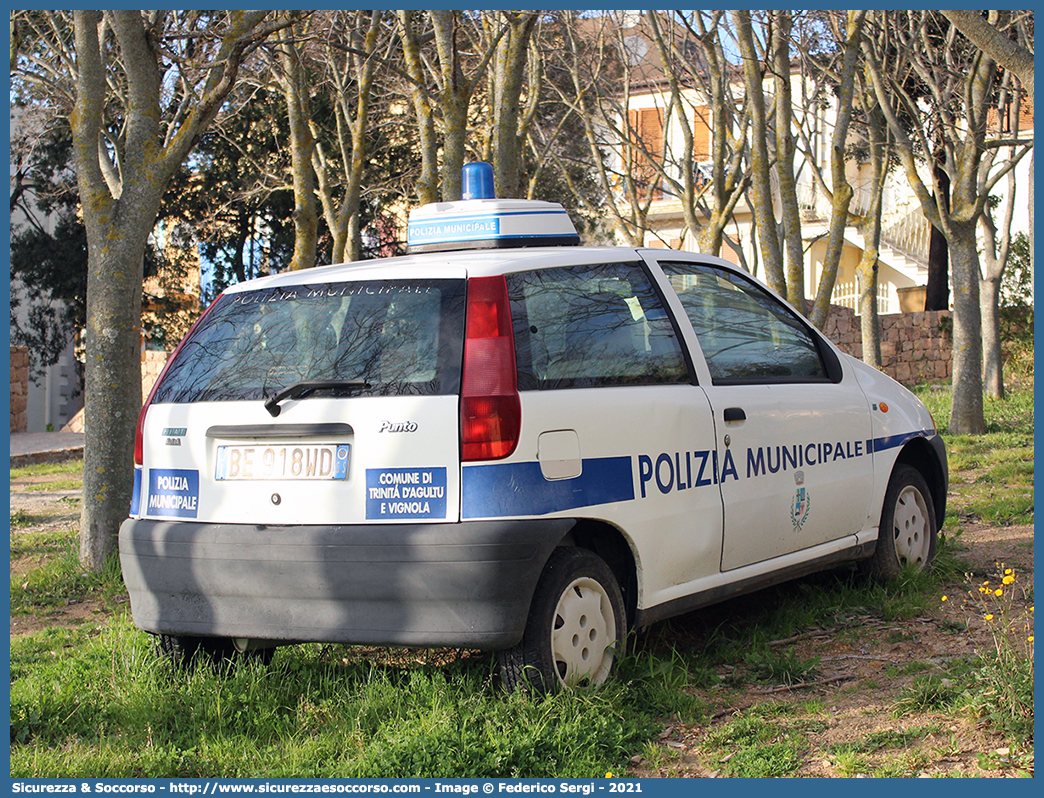 -
Polizia Locale
Comune di Trinità d'Agultu e Vignola
Fiat Punto I serie
Parole chiave: PL;P.L.;PM;P.M.;Polizia;Locale;Municipale;Trinità d&#039;Agultu;Vignola;Fiat;Punto