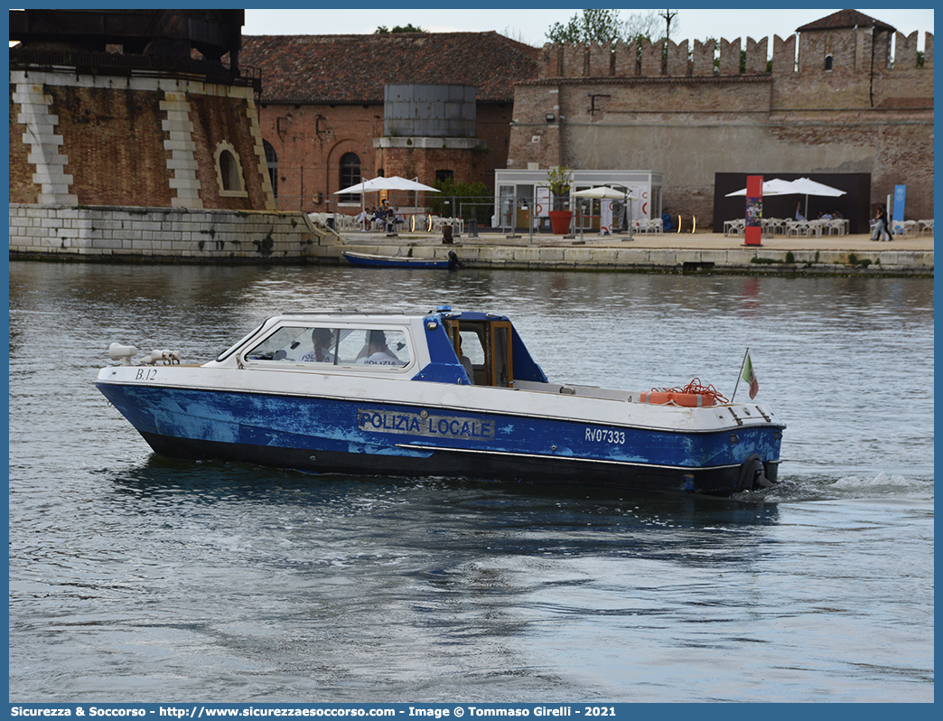 B12
Polizia Locale
Comune di Venezia
Agostino Amadi Ag.A 10
Parole chiave: PL;P.L.;PM;P.M.;Polizia;Locale;Municipale;Venezia;Agostino;Amadi;Ag.A;10