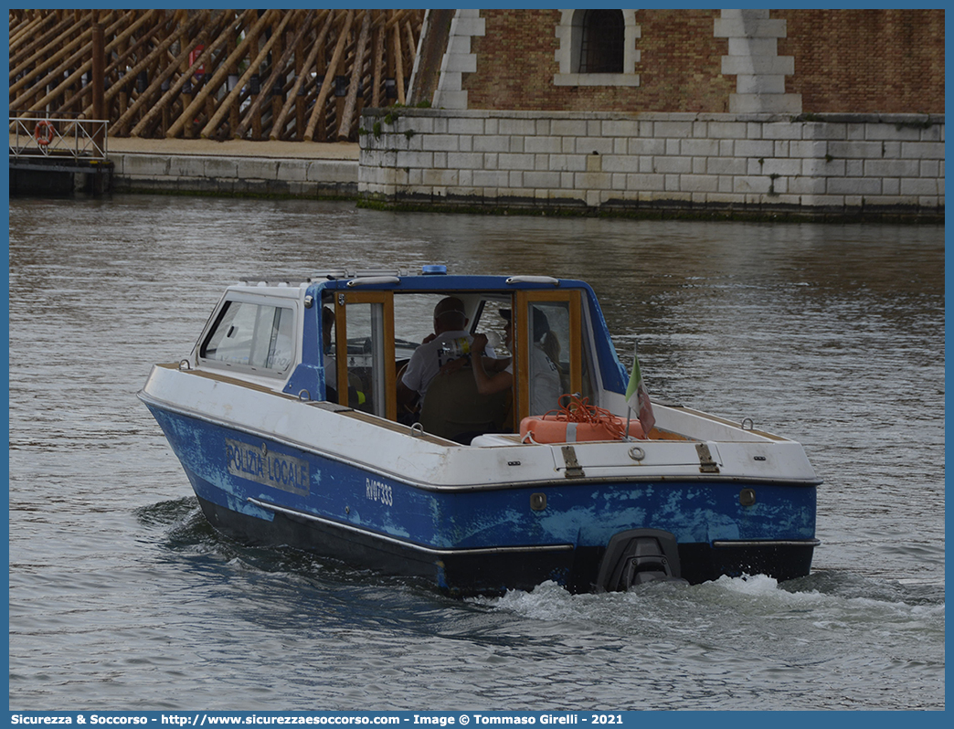 B12
Polizia Locale
Comune di Venezia
Agostino Amadi Ag.A 10
Parole chiave: PL;P.L.;PM;P.M.;Polizia;Locale;Municipale;Venezia;Agostino;Amadi;Ag.A;10