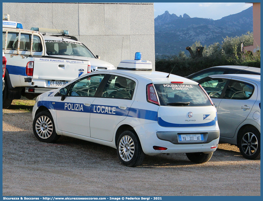 Polizia Locale YA203AE
Polizia Municipale
Comune di Arzachena
Fiat Punto Evo
Parole chiave: PL;P.L.;PM;P.M.;Polizia;Locale;Municipale;Arzachena;Fiat;Punto;Evo