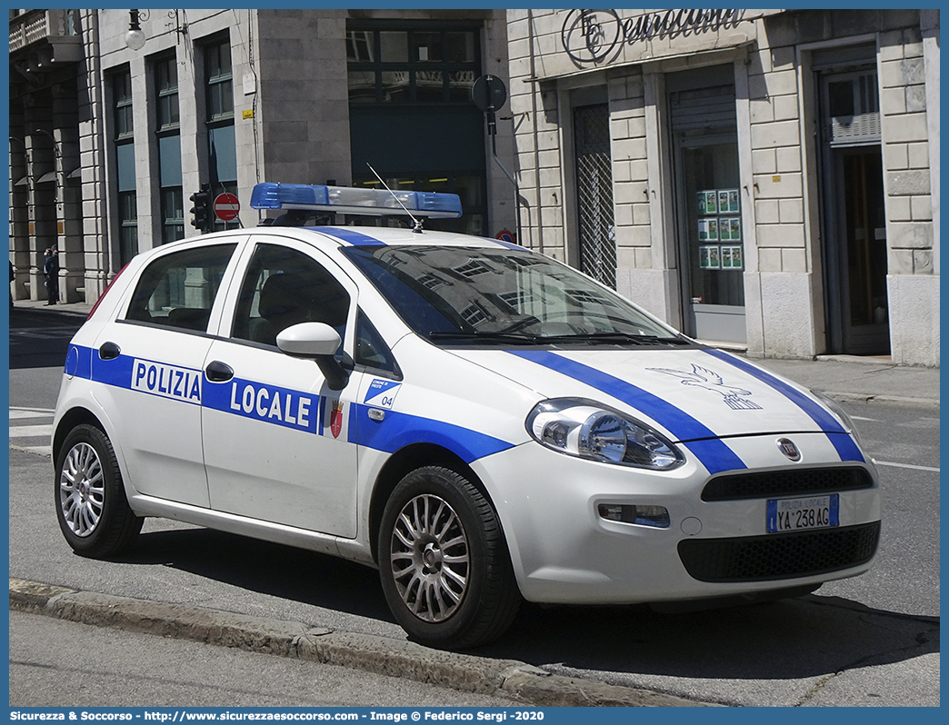 Polizia Locale YA238AG
Polizia Locale
Comune di Trieste
Fiat Punto IV serie
Parole chiave: PL;P.L.;Polizia;Municipale;Locale;Trieste;Fiat;Grande Punto