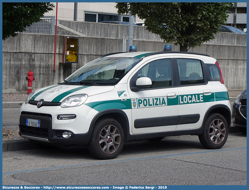 Polizia Locale YA309AE
Polizia Provinciale
Provincia di Udine
Fiat Nuova Panda 4x4 II serie
Parole chiave: PL;P.L.;PM;P.M.;Polizia;Municipale;Locale;Provinciale;Udine;Fiat;Nuova;Panda;4x4