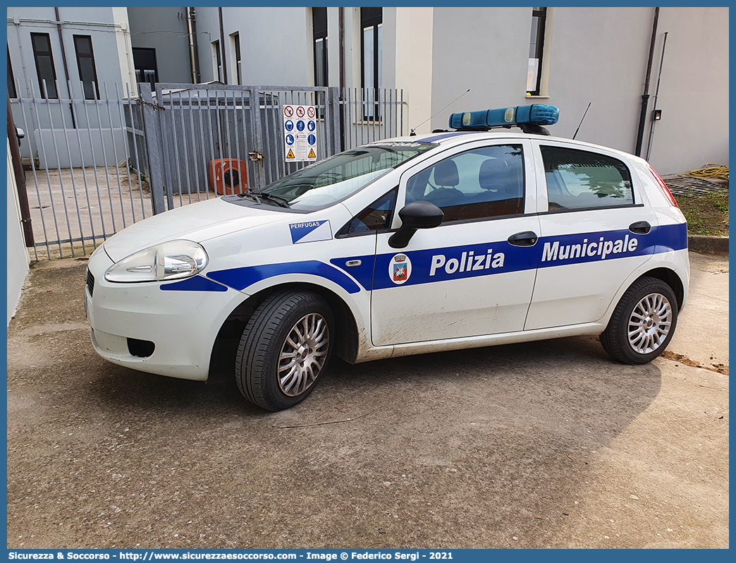 Polizia Locale YA509AG
Polizia Municipale
Comune di Perfugas
Fiat Grande Punto
Parole chiave: PL;PM;P.L.;P.M.;Polizia;Locale;Municipale;Perfugas;Fiat;Grande;Punto