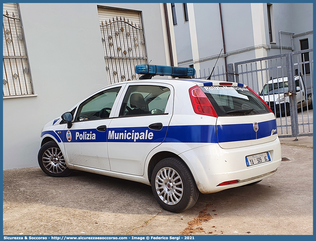 Polizia Locale YA509AG
Polizia Municipale
Comune di Perfugas
Fiat Grande Punto
Parole chiave: PL;PM;P.L.;P.M.;Polizia;Locale;Municipale;Perfugas;Fiat;Grande;Punto