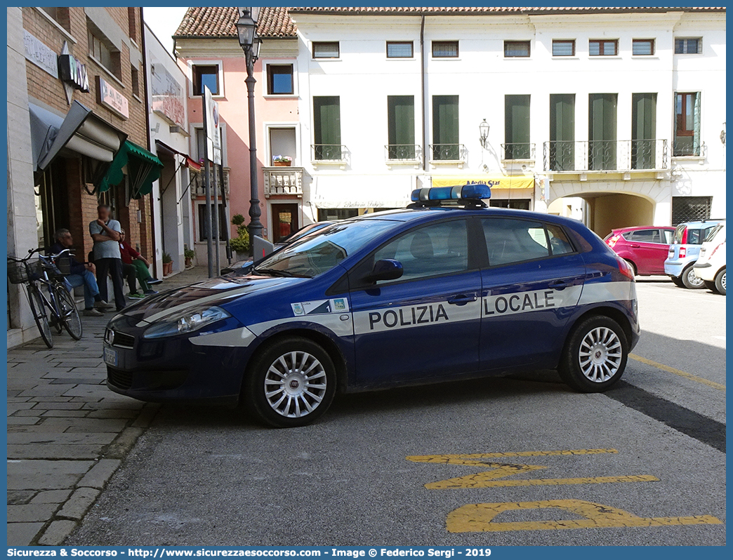 Polizia Locale YA545AG
Polizia Locale
Comune di Lusia
Fiat Nuova Bravo
Parole chiave: PL;PM;P.L.;P.M.;Polizia;Locale;Municipale;Lusia;Fiat;Nuova;Bravo