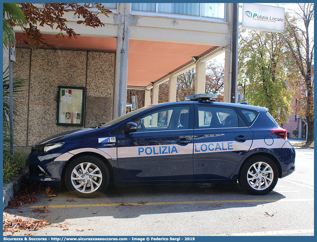 Polizia Locale YA549AM
Polizia Locale
Unione dei Comuni Città della Riviera del Brenta
Toyota Auris II serie restyling
Allestitore Ciabilli S.r.l.
Parole chiave: PL;P.L.;PM;P.M.;Polizia;Locale;Municipale;Unione;Comuni;Riviera;del;Brenta;Dolo;Fiesso d&#039;Artico;Fossò;Campagna Lupia;Toyota;Auris;Ciabilli