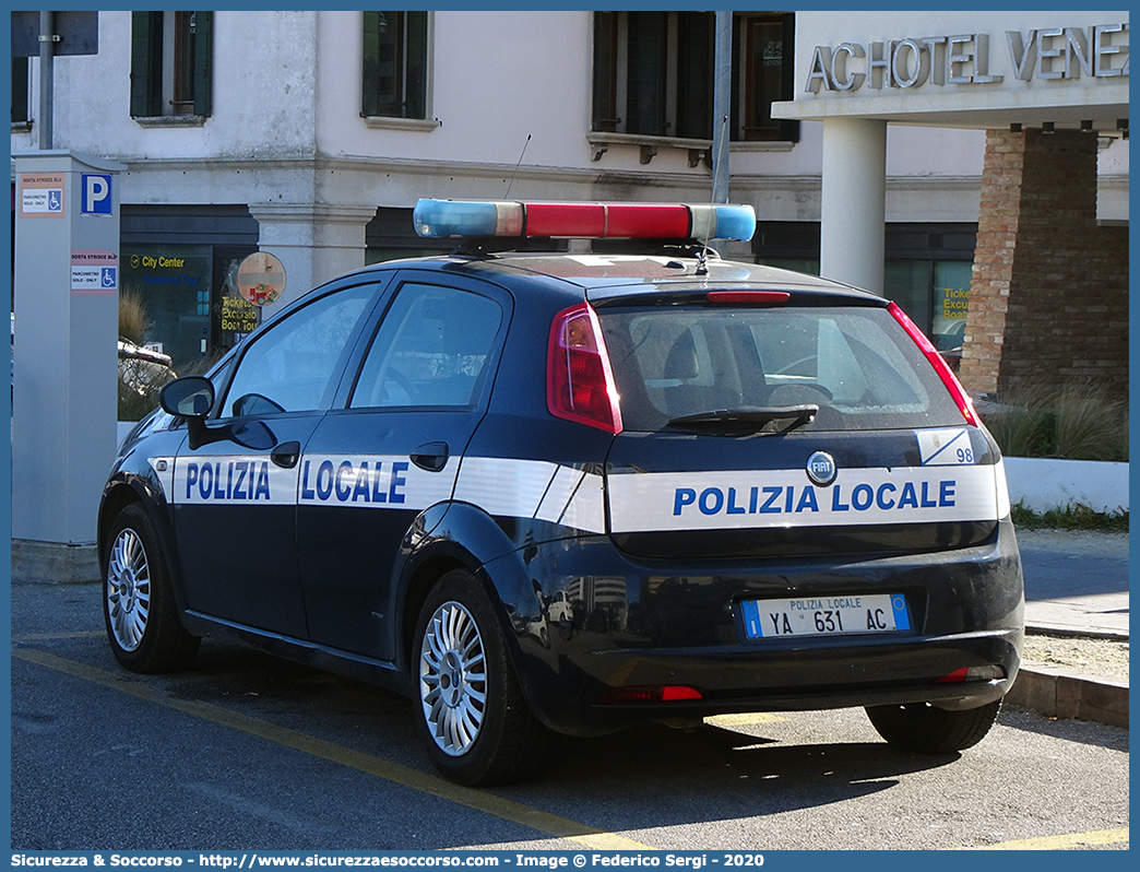 Polizia Locale YA631AC
Polizia Locale
Comune di Venezia
Fiat Grande Punto 
Allestitore Ciabilli S.r.l.
Parole chiave: PL;P.L.;PM;P.M.;Polizia;Locale;Municipale;Venezia;Fiat;Grande;Punto;Ciabilli