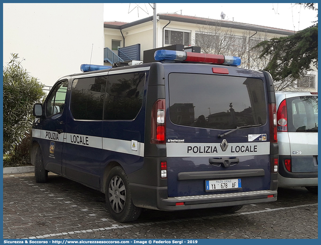 Polizia Locale YA678AF
Polizia Locale
Corpo Polizia Locale Marca Occidentale
Renault Trafic IV serie
Allestitore Bertazzoni S.r.l.
Parole chiave: PL;P.L.;PM;P.M.;Polizia;Locale;Municipale;Corpo;Marca;Occidentale;Renault;Trafic;Bertazzoni