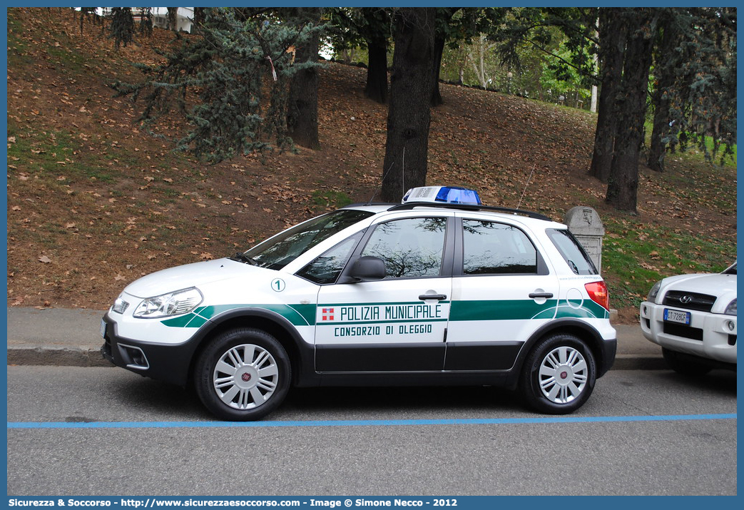 Polizia Locale YA925AA
Polizia Municipale
Consorzio Intercomunale 
di Polizia Locale di Oleggio
Fiat Sedici II serie
Parole chiave: PL;P.L.;PM;P.M.;Polizia;Locale;Municipale;Oleggio;Marano Ticino;Mezzomerico;Consorzio;Intercomunale;Fiat;Sedici