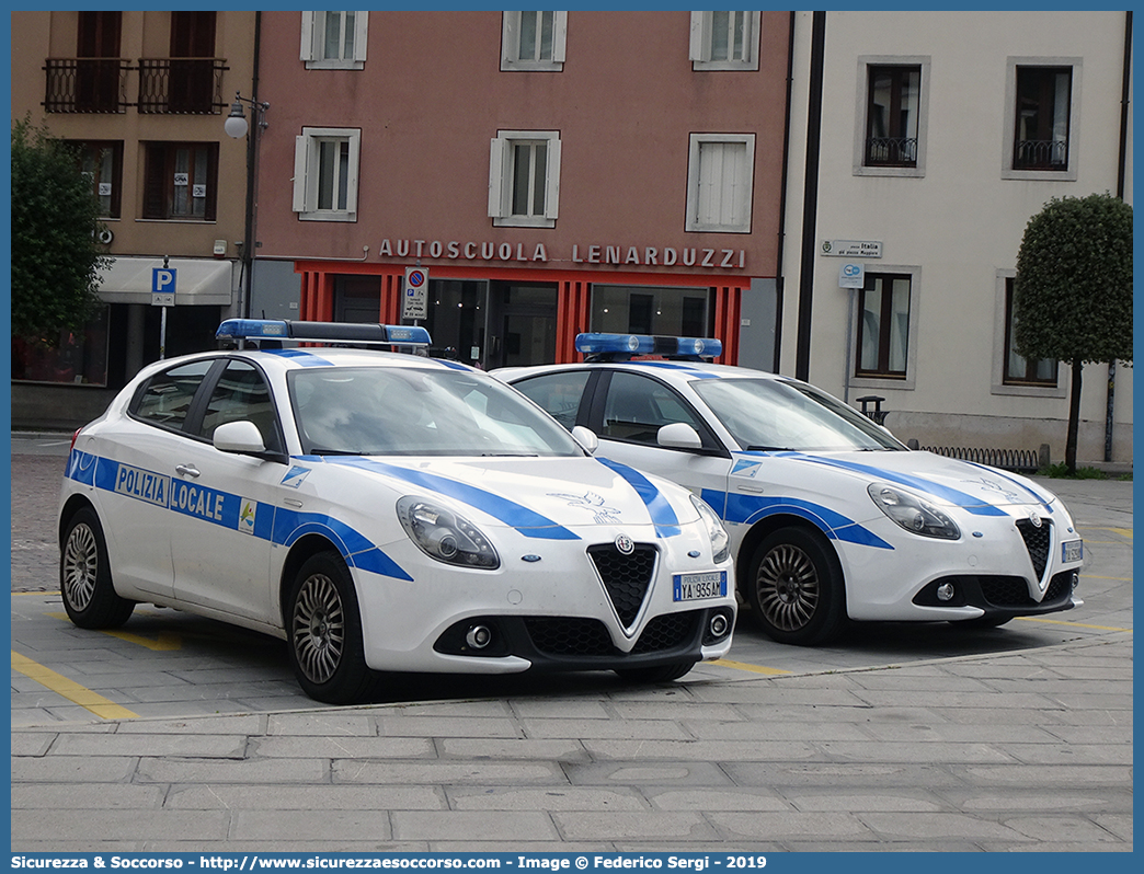 Polizia Locale YA935AM
Polizia Locale
Unione Territoriale Intercomunale 
delle Valli e delle Dolomiti Friulane
Alfa Romeo Nuova Giulietta I serie II restyling
Allestitore Ciabilli S.r.l.
Parole chiave: PL;P.L.;PM;P.M.;Polizia;Locale;Municipale;Andreis;Arba;Barcis;Castelnovo del Friuli;Cimolais;Claut;Clauzetto;Erto;Casso;Frisanco;Maniago;Meduno;Montereale Valcellina;Pinzano al Tagliamento;Sequals;Tramonti di Sopra;Tramonti  di  Sotto;Travesio;Vajont;Vit