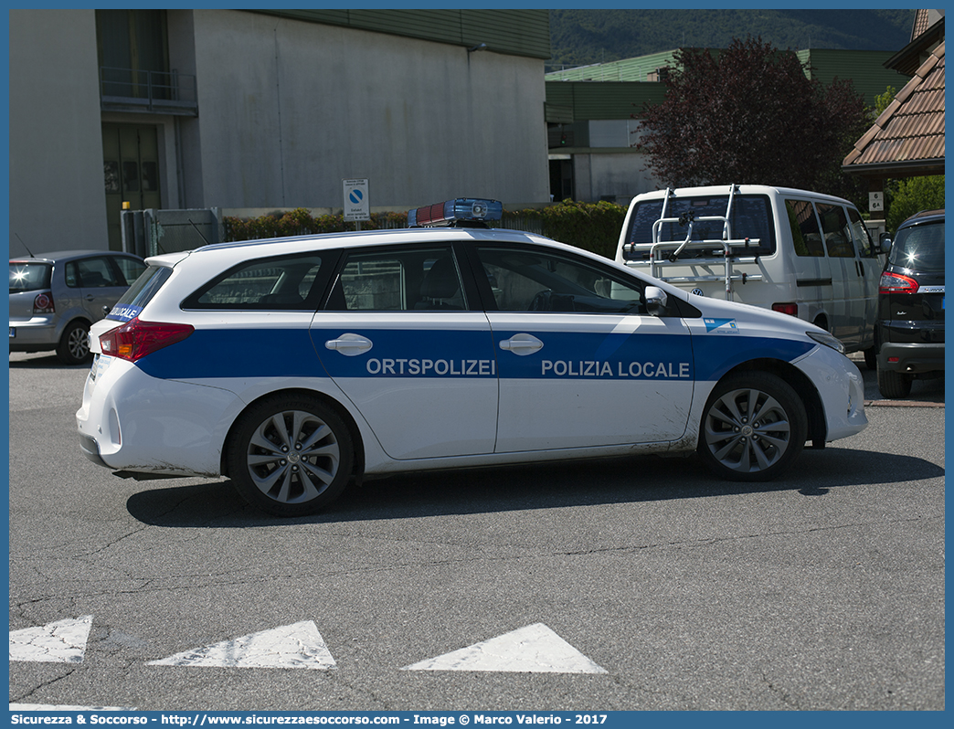 Polizia Locale YA961AC
Polizia Locale
Comune di Appiano
sulla Strada del Vino
Toyota Auris Touring Sports
Parole chiave: PL;PM;P.L.;P.M.;Polizia;Locale;Municipale;Appiano;sulla;Strada;del;Vino;Toyota;Auris;Touring;Sports