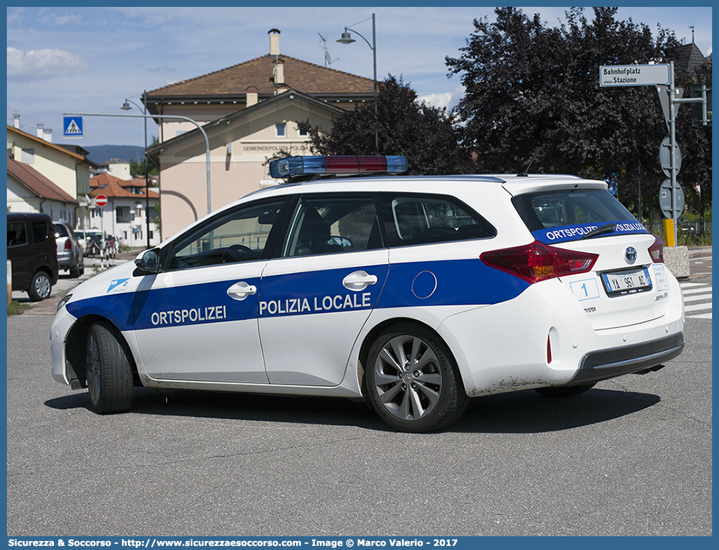 Polizia Locale YA961AC
Polizia Locale
Comune di Appiano
sulla Strada del Vino
Toyota Auris Touring Sports
Parole chiave: PL;PM;P.L.;P.M.;Polizia;Locale;Municipale;Appiano;sulla;Strada;del;Vino;Toyota;Auris;Touring;Sports