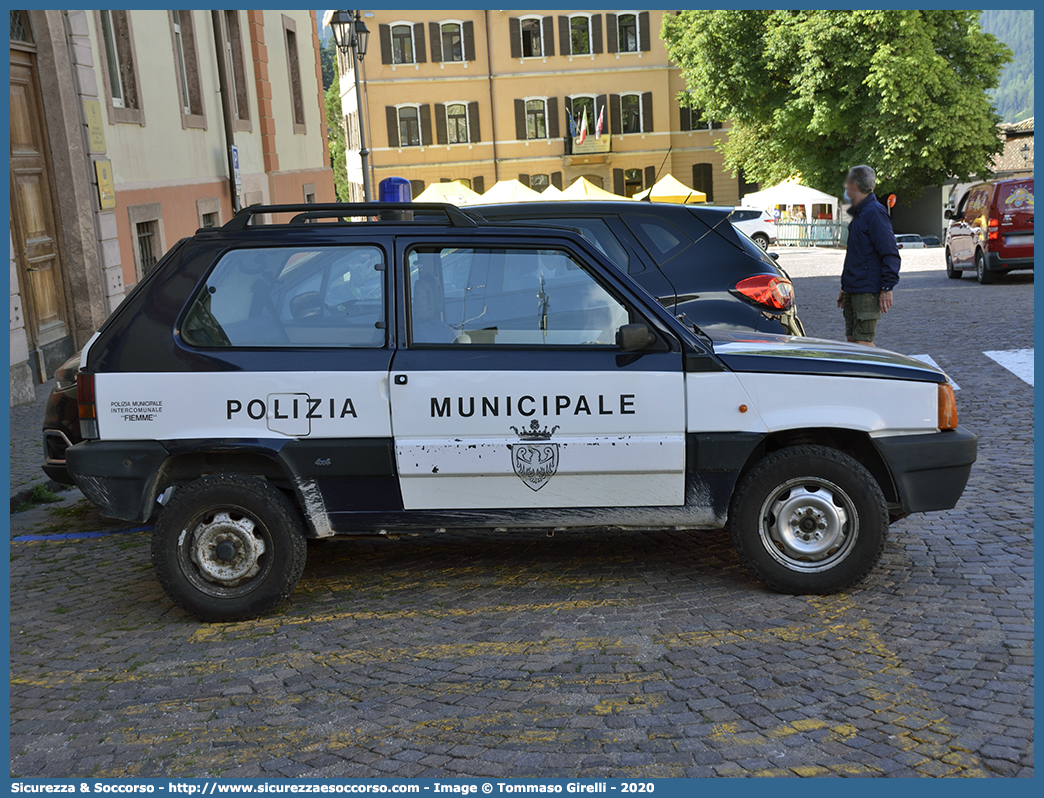 -
Polizia Locale
Corpo Intercomunale Fiemme
Fiat Panda 4x4 I serie
Parole chiave: PL;P.L.;PM;P.M.;Polizia;Locale;Municipale;Fiemme;Castello Molina di Fiemme;Carano;Cavalese;Daiano;Panchià;Panchia;Tesero;Varena;Fiat;Panda;4x4