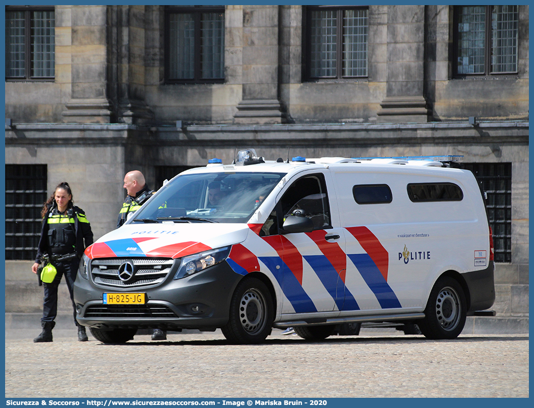 0318
Koninkrijk der Nederlanden
Korps Nationale Politie
Mercedes Benz V-Class III generation
Parole chiave: Koninkrijk;der;Nederlanden;Korps;Nationale;Politie;Mercedes;Benz;V-Class;Viano