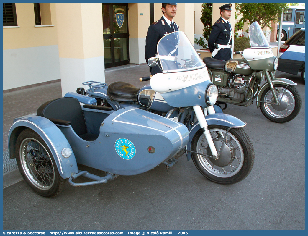 Polizia 41103
Polizia di Stato
Polizia Stradale
Moto Guzzi V7 Sidecar
Parole chiave: PS;P.S.;Polizia;di;Stato;Stradale;Moto;Guzzi;V7;Sidecar