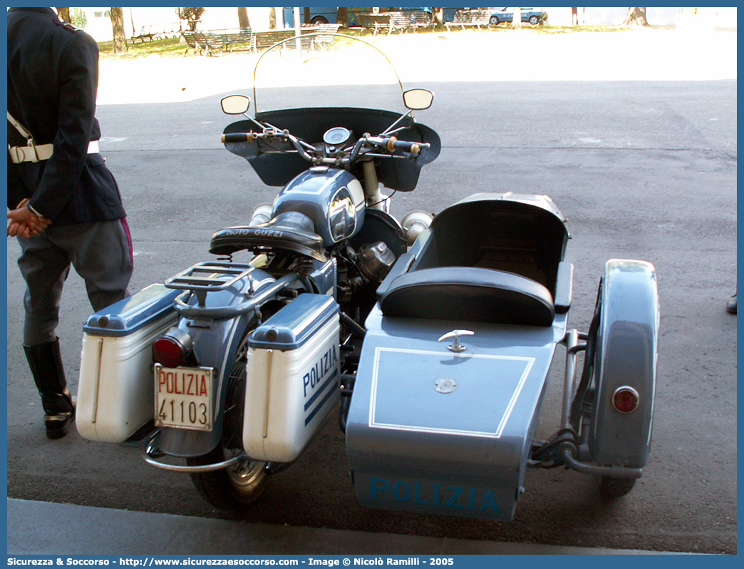 Polizia 41103
Polizia di Stato
Polizia Stradale
Moto Guzzi V7 Sidecar
Parole chiave: PS;P.S.;Polizia;di;Stato;Stradale;Moto;Guzzi;V7;Sidecar