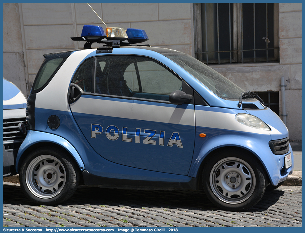 Polizia B0073
Polizia di Stato
Smart ForTwo I serie
(variante)
Parole chiave: P.S.;PS;Polizia;di;Stato;Pubblica;Sicurezza;Smart;ForTwo