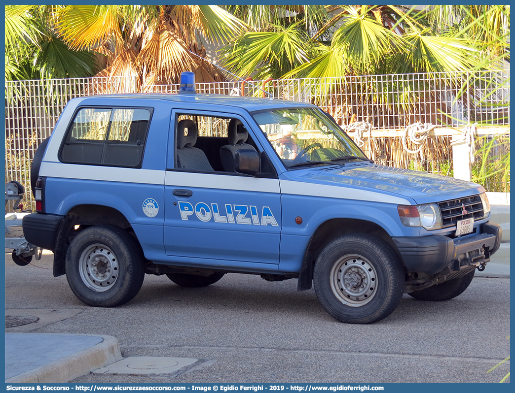 Polizia D5685
Polizia di Stato
Mitsubishi Pajero V20 SWB
Parole chiave: PS;P.S.;Polizia;di;Stato;Polizia;Pubblica;Sicurezza;Mitsubishi;Pajero;V20;SWB