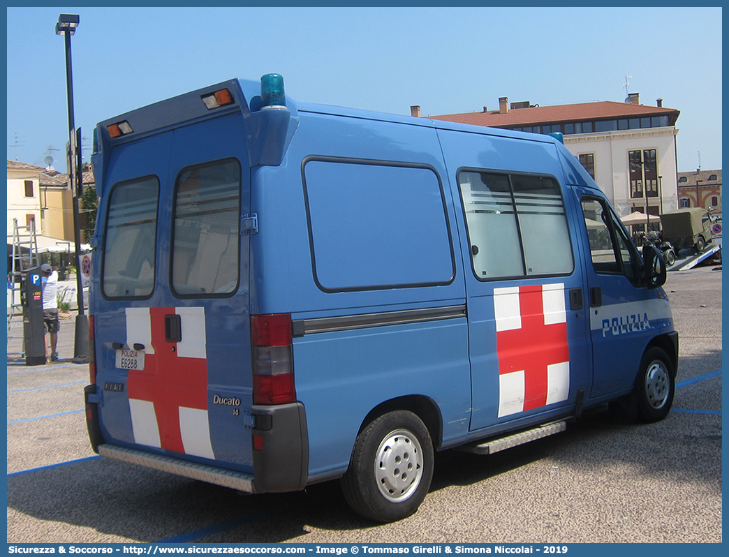 Polizia E6288
Polizia di Stato
Servizio Sanitario
Fiat Ducato II serie
Parole chiave: PS;P.S.;Polizia;di;Stato;Pubblica;Sicurezza;Servizio;Sanitario;Fiat;Ducato;Savio;Boneschi