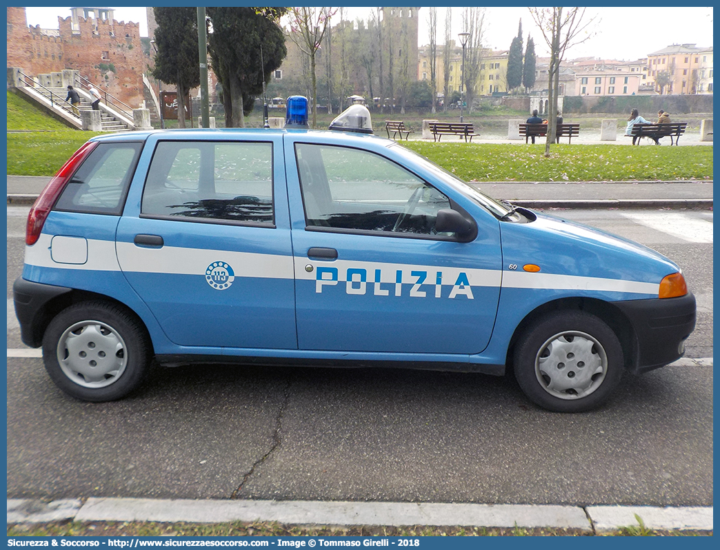 Polizia E6500
Polizia di Stato
Fiat Punto I serie
Parole chiave: PS;P.S.;Polizia;di;Stato;Pubblica;Sicurezza;Fiat;Punto