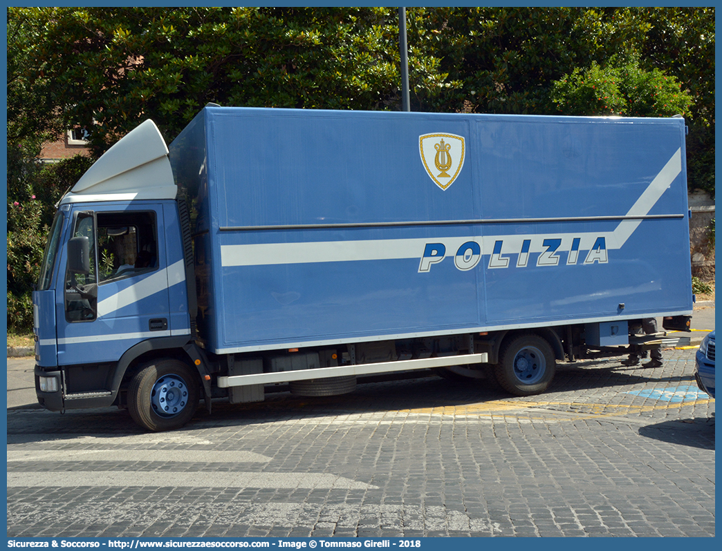 Polizia F0816
Polizia di Stato
Banda Musicale
Iveco EuroCargo 100E18 I serie
Parole chiave: PS;P.S.;Polizia;di;Stato;Pubblica;Sicurezza;Banda;Musicale;Iveco;EuroCargo;100E18