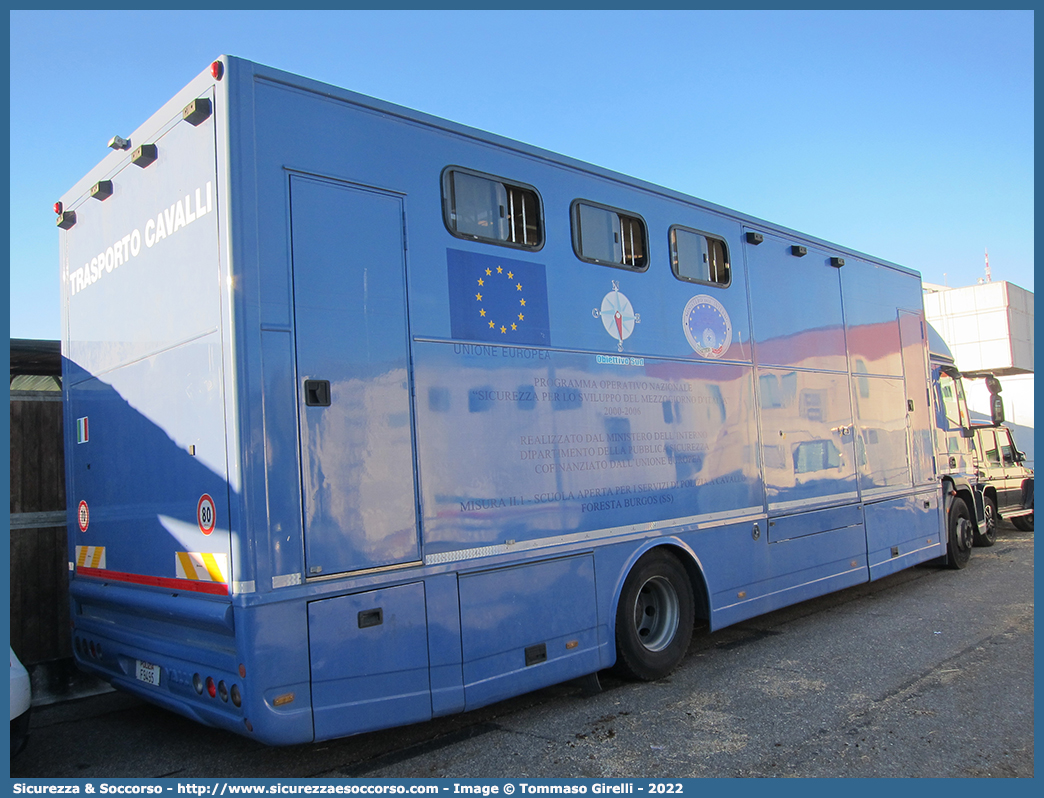 Polizia F9495
Polizia di Stato
Polizia a Cavallo
Iveco EuroCargo 160E28 II serie
Allestitore Valli S.r.l.
Parole chiave: PS;P.S.;Polizia;di;Stato;Trasporto;Cavallo;Cavalli;Iveco;EuroCargo;160E28;Valli