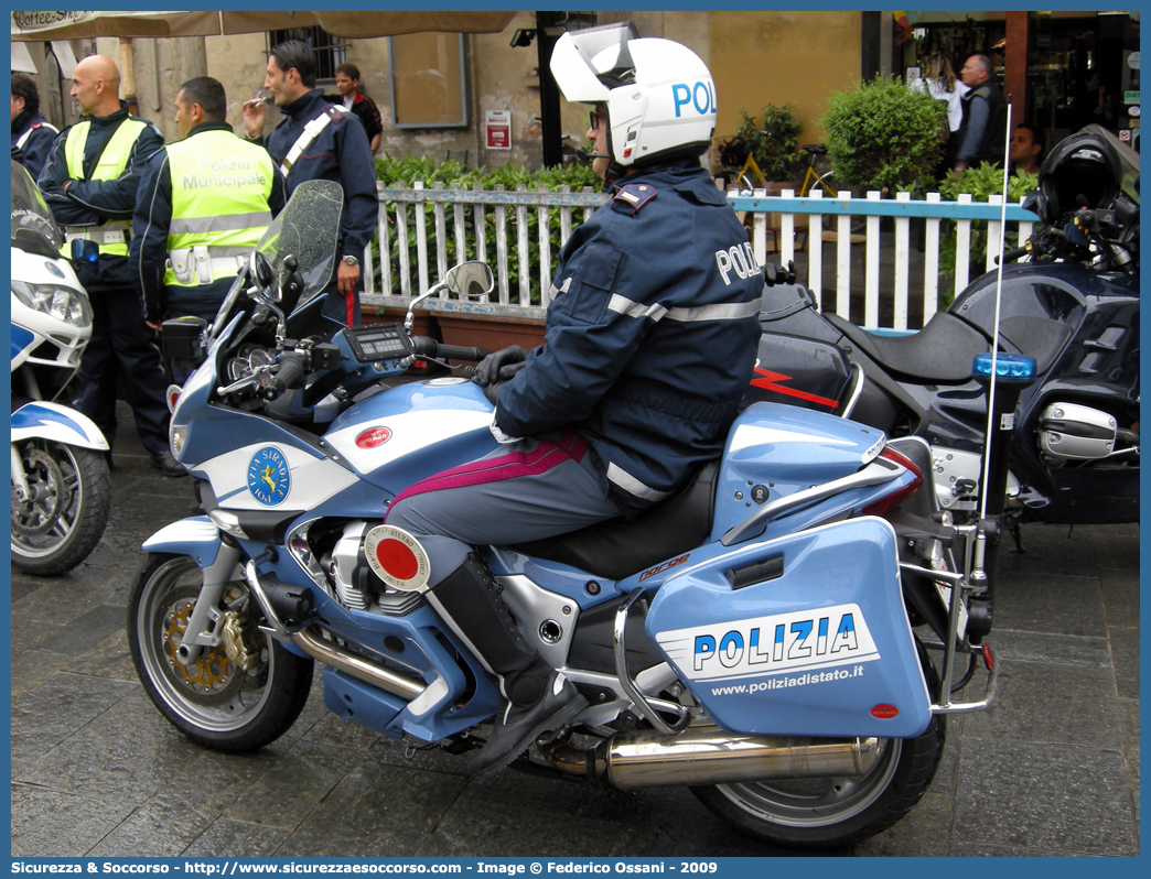 Polizia G1860
Polizia di Stato
Polizia Stradale
Moto Guzzi Norge
Parole chiave: PS;P.S.;Polizia;di;Stato;Stradale;Moto;Guzzi;Norge