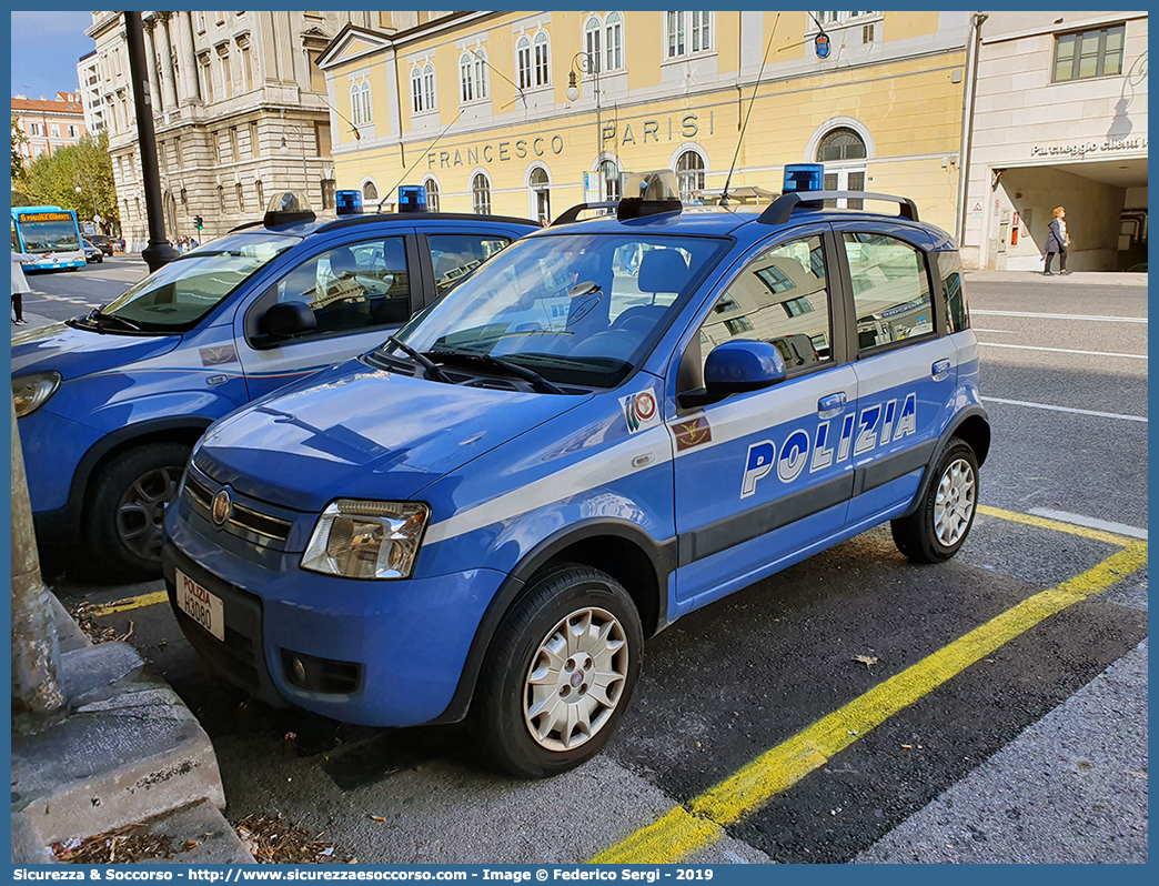 Polizia H3080
Polizia di Stato
Polizia Ferroviaria
Fiat Nuova Panda 4x4 I serie
Parole chiave: PS;P.S.;Polizia;di;Stato;Ferroviaria;Polfer;Fiat;Nuova;Panda