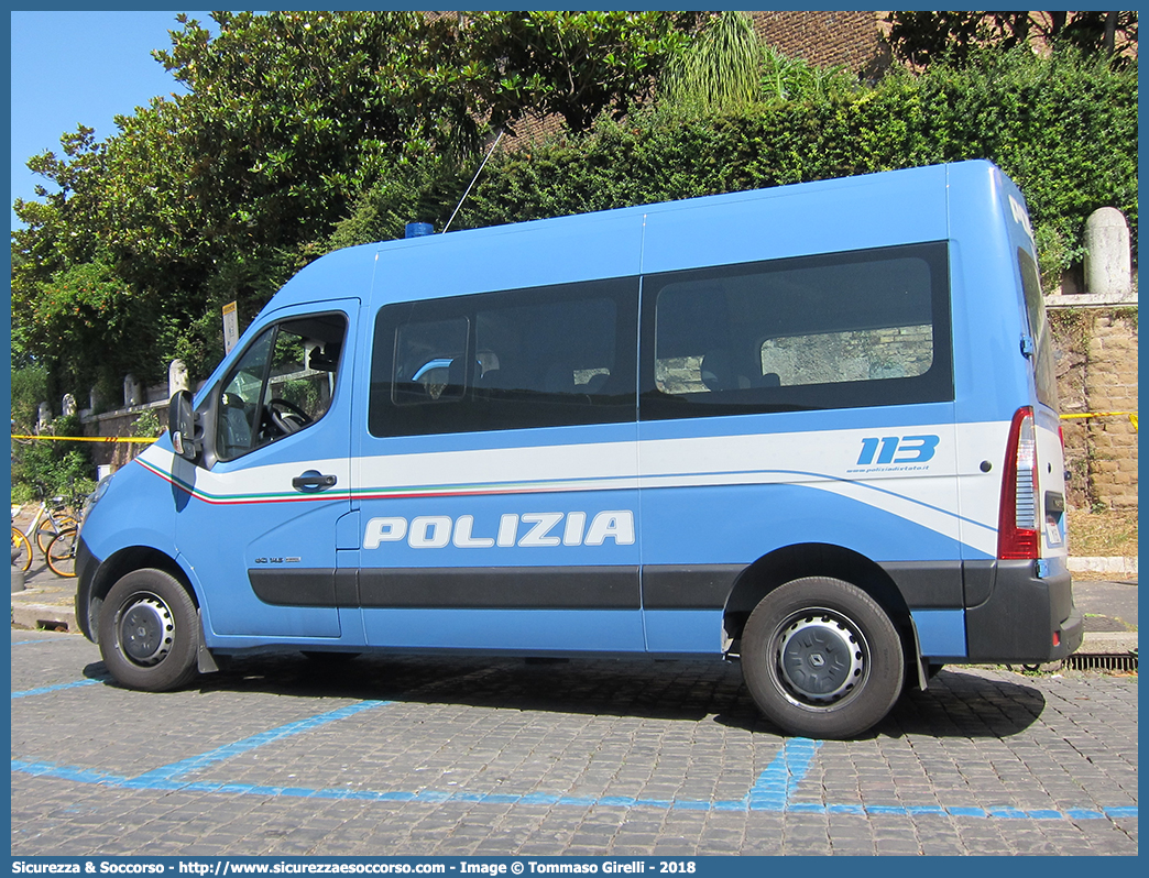 Polizia M1550
Polizia di Stato
Renault Master IV serie
Allestitore Focaccia Group S.r.l.
Parole chiave: PS;P.S.;Polizia;Stato;Pubblica;Sicurezza;Polizia di Stato;Renault;Master;Focaccia